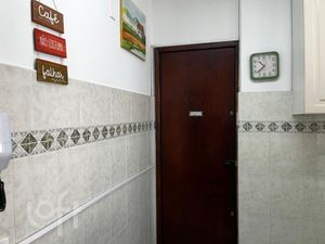 Image 5 - 930886