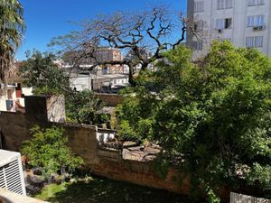 Image 22 - 930886