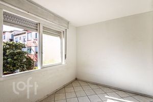Image 5 - 930899