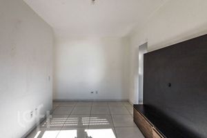 Image 1 - 930899