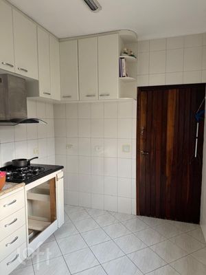 Image 2 - 930907