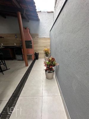 Image 5 - 930921