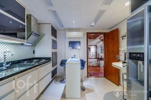 Image 21 - 930927