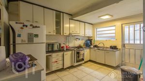 Image 3 - 930931