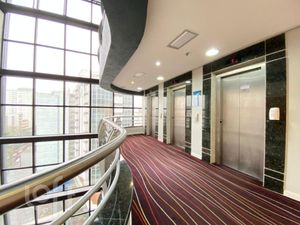Image 18 - 930933