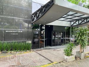 Image 15 - 930933