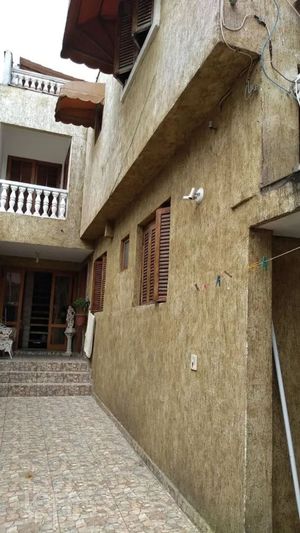 Image 10 - 930942