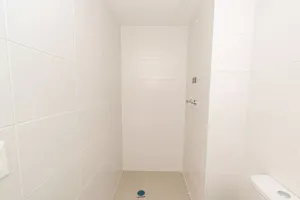 Image 33 - 930996