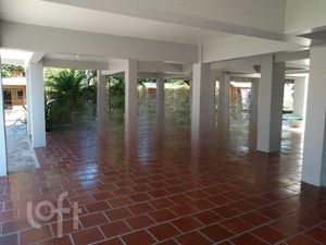 Image 17 - 931002