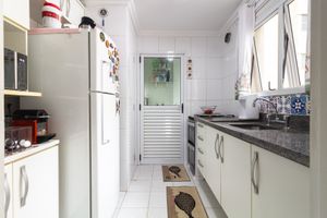 Image 18 - 931007