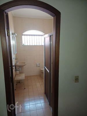 Image 3 - 931009
