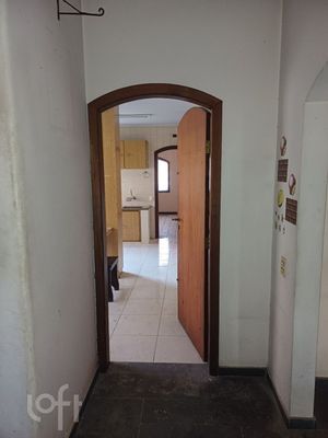 Image 4 - 931009