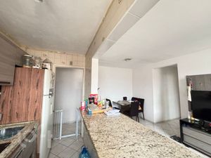 Image 13 - 931040