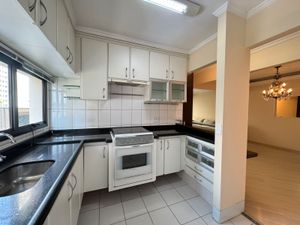 Image 4 - 931048