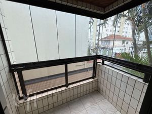 Image 10 - 931049