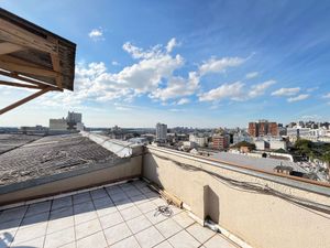 Image 34 - 931090