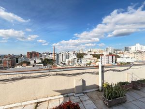 Image 33 - 931090