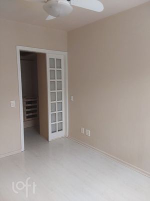 Image 21 - 931092