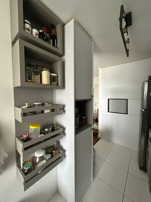 Image 10 - 931121