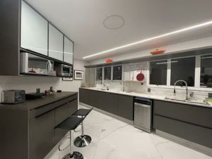 Image 7 - 931124