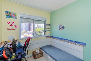 Image 23 - 931152