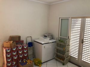 Image 14 - 931186