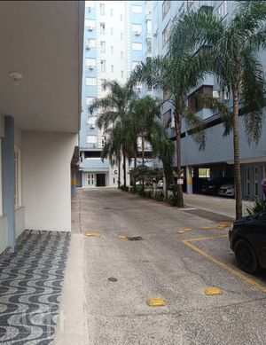 Image 4 - 931311