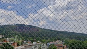 Image 5 - 931339