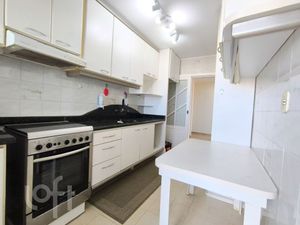 Image 3 - 931348