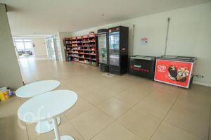 Image 11 - 931399