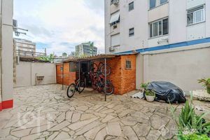Image 19 - 931426