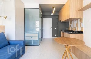 Image 3 - 931432