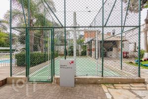 Image 5 - 931435
