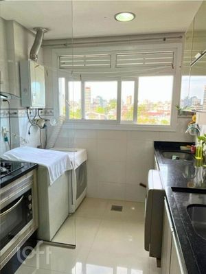 Image 9 - 931437