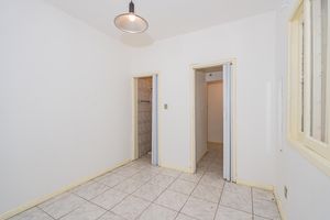 Image 3 - 931458