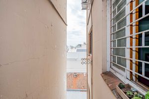 Image 13 - 931458