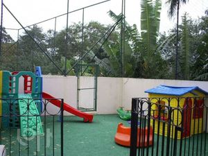 Image 11 - 931527