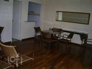 Image 4 - 931527