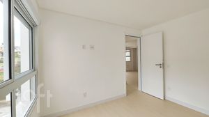 Image 10 - 931564