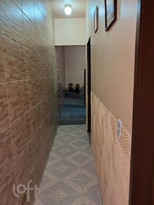 Image 4 - 931575