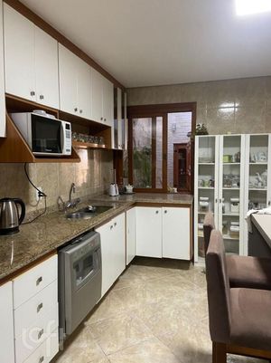 Image 21 - 931590