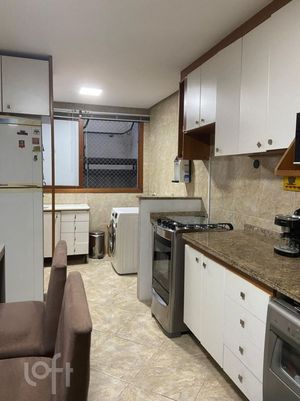 Image 19 - 931590