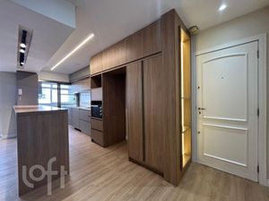 Image 4 - 931603
