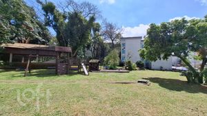 Image 3 - 931617