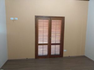 Image 19 - 931618