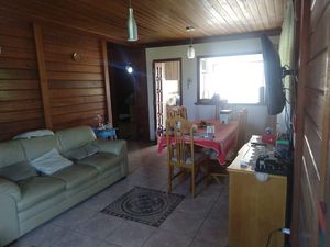Image 20 - 931618
