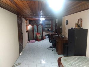 Image 29 - 931618