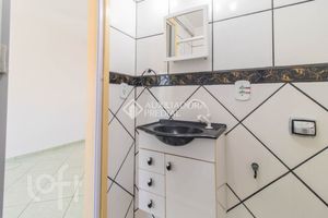 Image 8 - 931638