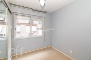 Image 11 - 931663