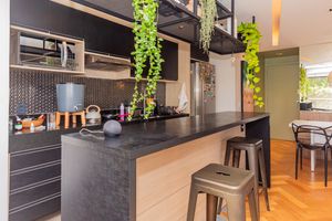 Image 6 - 931664